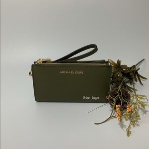 Michael Kors JST Large Double Zip Wristlet